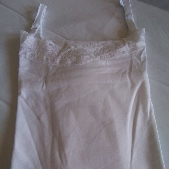 Catherines White Suprema Camisole /w Lace- 4X-NWT - Picture 3 of 3